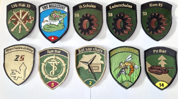 Bild von Armee 21 Badge Sammlung mit Klett. Bestehend aus 10 Stück verschiedenen Abzeichen